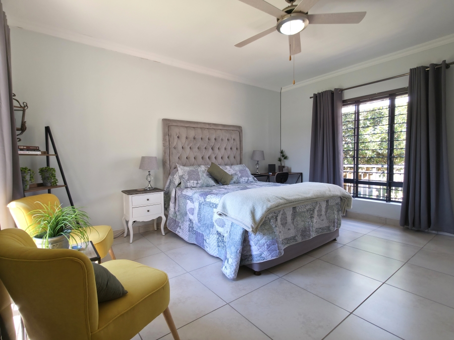 5 Bedroom Property for Sale in Wavecrest Eastern Cape